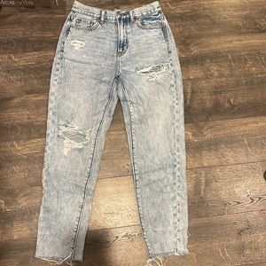 American eagle ripped Mom jean straight leg